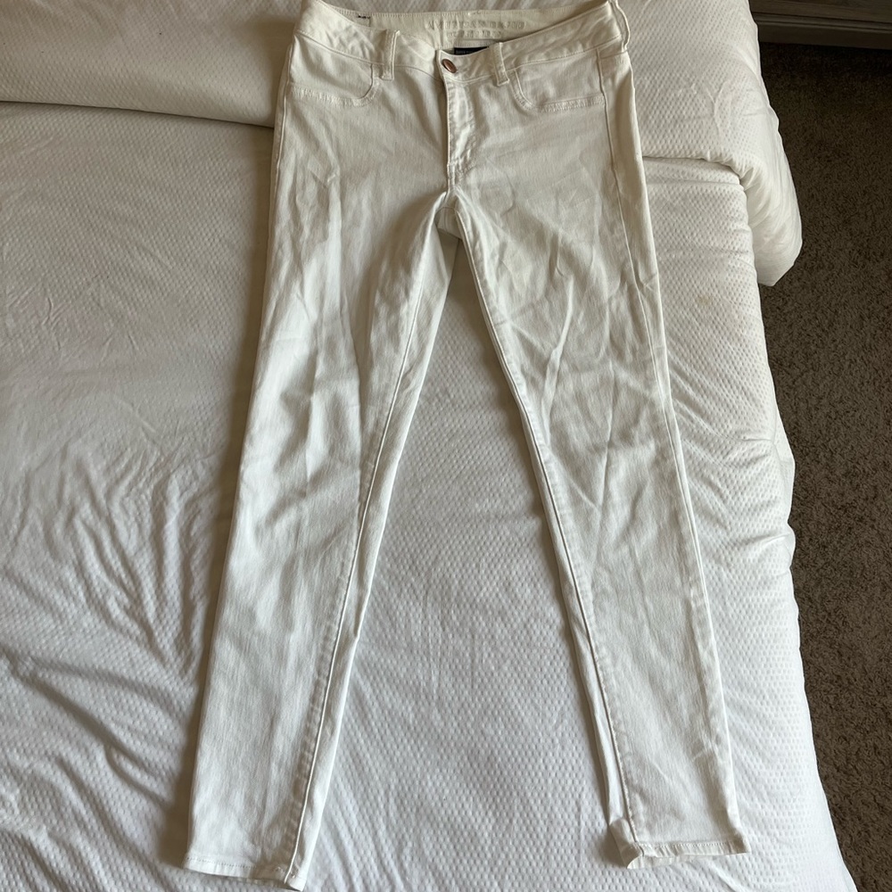 American Eagle white high rise jeggings/skinny jeans